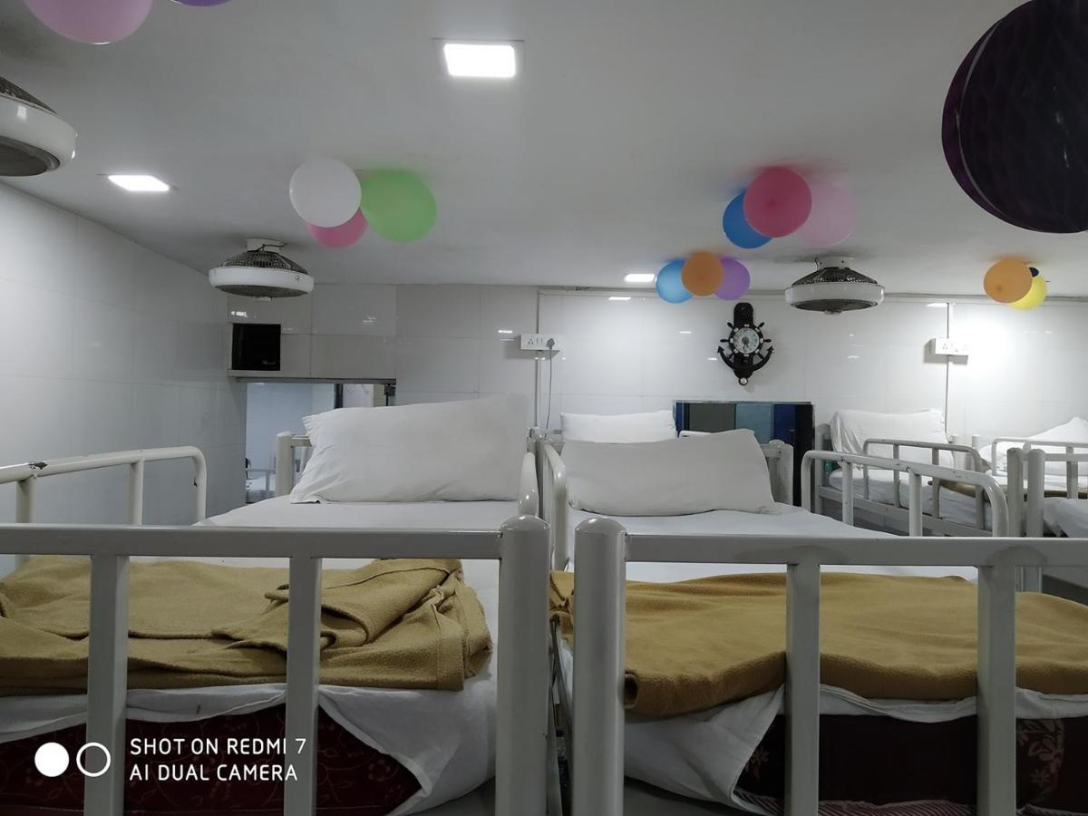 Star Dormitory Mumbai Exterior foto