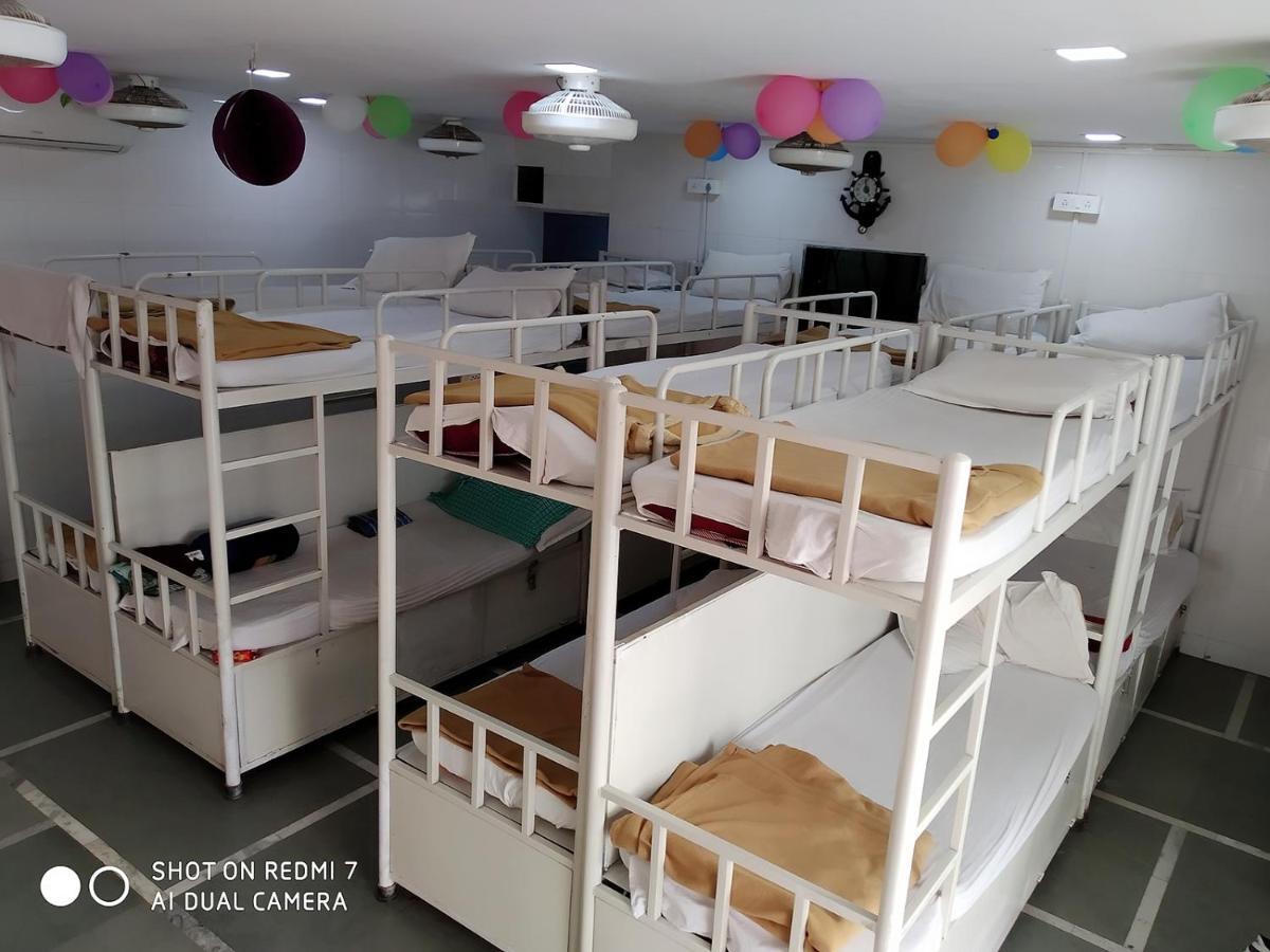 Star Dormitory Mumbai Exterior foto